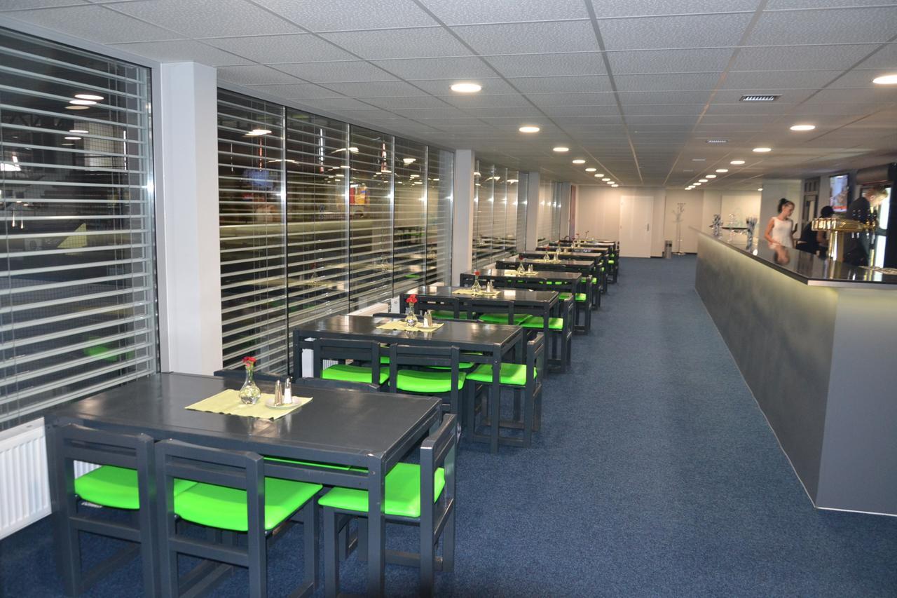 Sporthotel Zimni Stadion Benesov Benesov  Luaran gambar